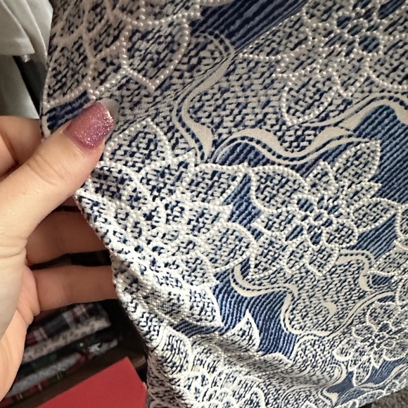 Elegant Blue and White Patterned Dress size small - Picture 7 of 9